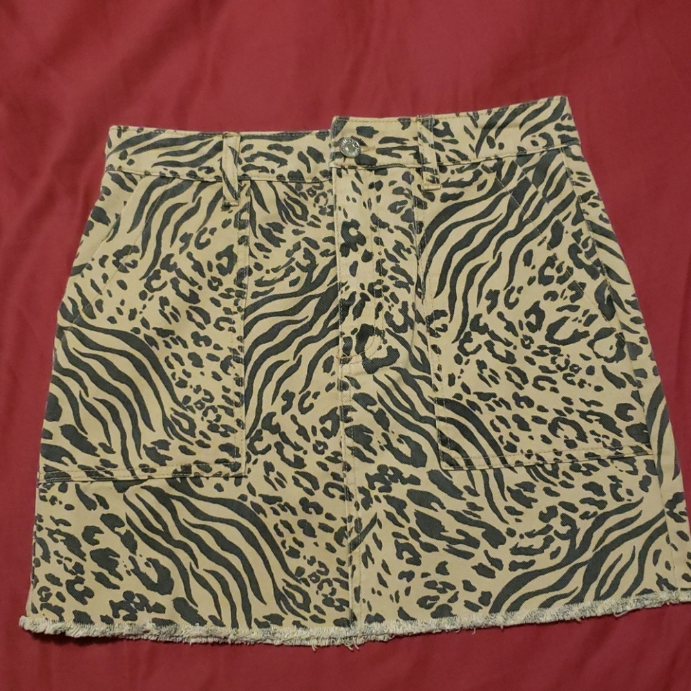 Leopard print mini skirt by Forever21 Medium size